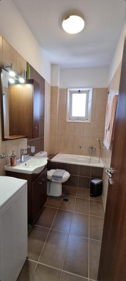 Bright & Modern Apt With View كاندية المظهر الخارجي الصورة